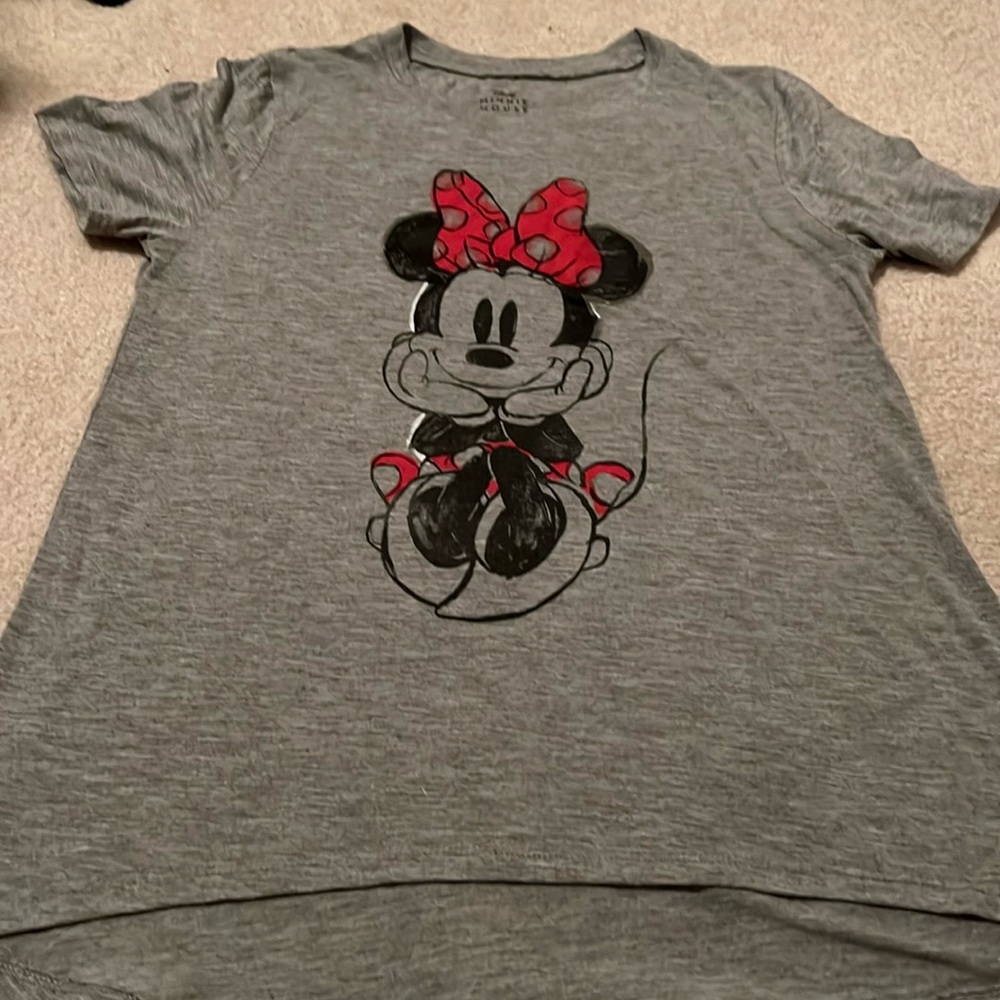 Size small women’s Minnie Mouse tee